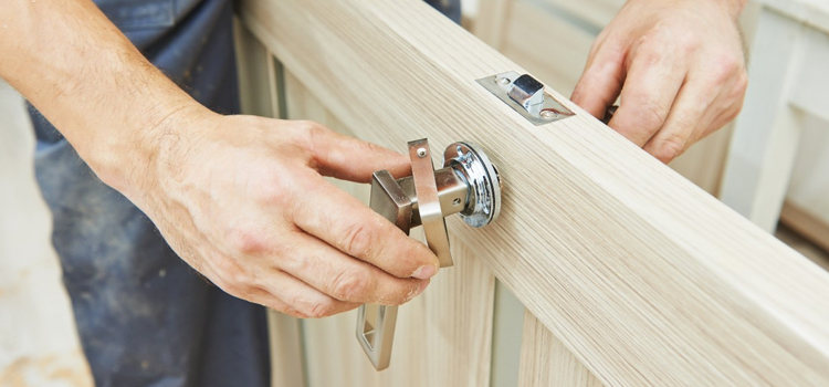 interior door repair Pinewood